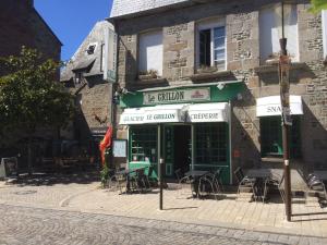 Hôtel Le Grillon 37 Rue Couesnon 50170 Pontorson Normandie