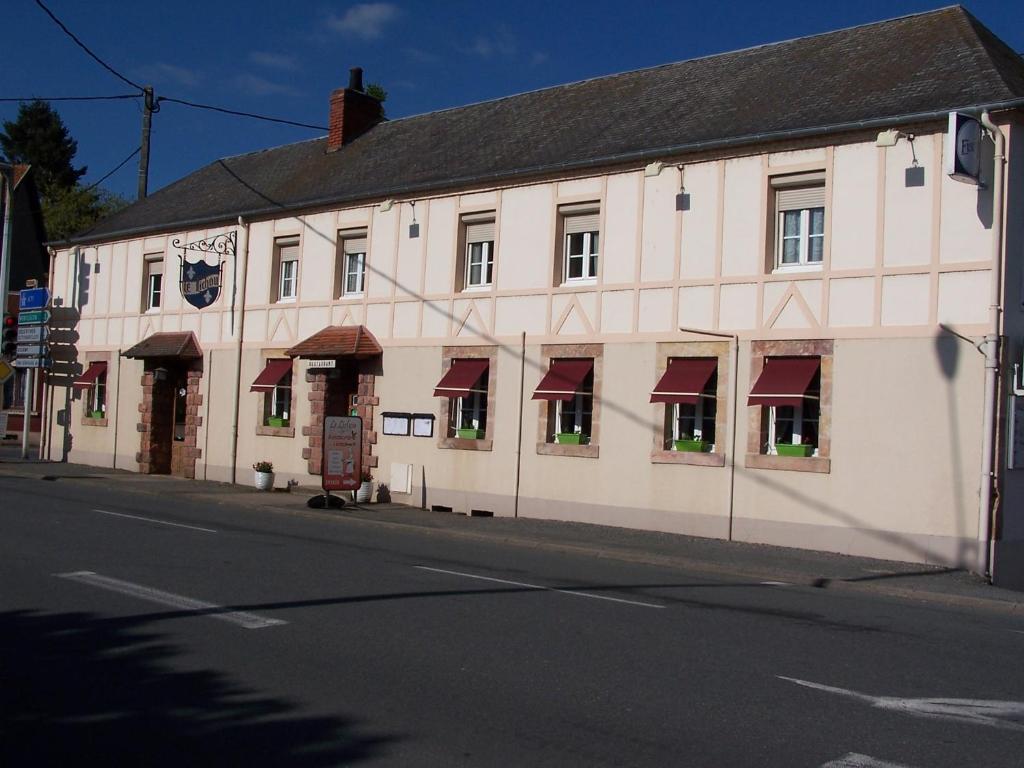 Hôtel le lichou 1, route de montlucon 03190 Vallon-en-Sully