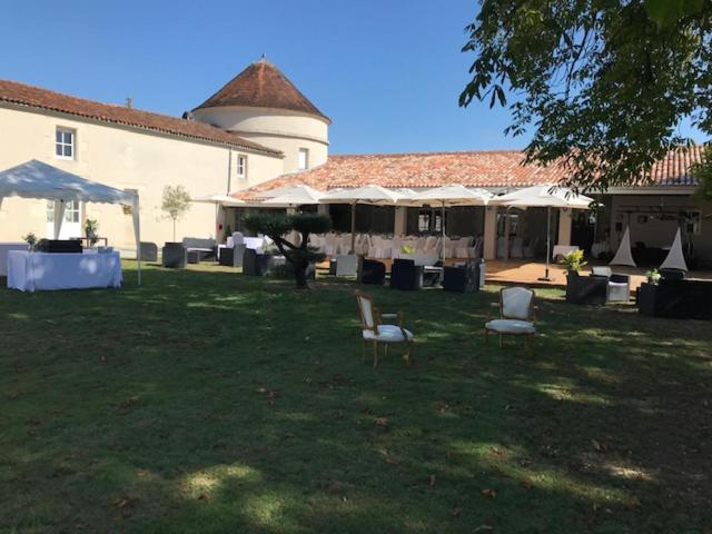 Hôtel Le Logis du Péré Le Logis du Péré 17430 Saint-Coutant-le-Grand