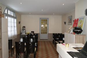 Hôtel Le Lurton 37 Place Jean Jaurès 37110 Château-Renault Région Centre