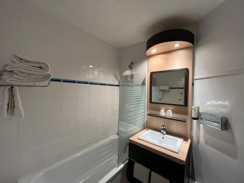 Hôtel Hôtel Le Néron - Logis 8 Avenue De La Louisiane, Saint Egreve Le Fontanil Fontanil-Cornillon