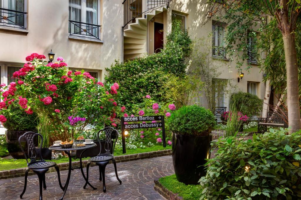 Hôtel Le Patio Bastille 289 bis, rue du Faubourg Saint Antoine 75011 Paris