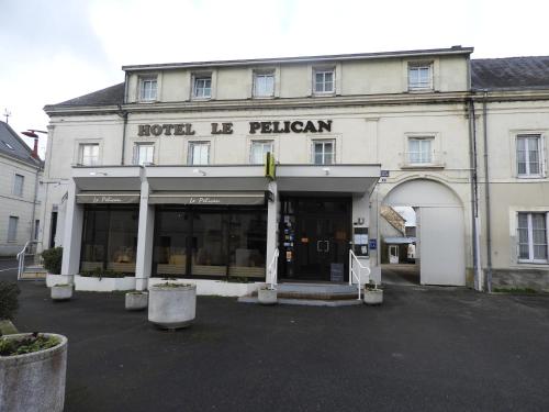 hotel le pelican Vernantes france