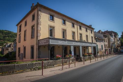 Hôtel Hotel Le Pont Neuf 3 Bd Charles de Gaulle Saint-Affrique