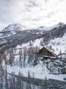 Hôtel Le Refuge du Grand Hôtel - Altitude 1900 m Chalet Hotel Serre Ratier 05330 Saint-Chaffrey Provence-Alpes-Côte d\'Azur