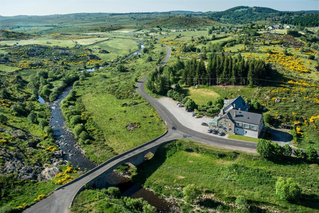 Hôtel Le Relais de l'Aubrac Le Pont de Gournier 48260 Nasbinals