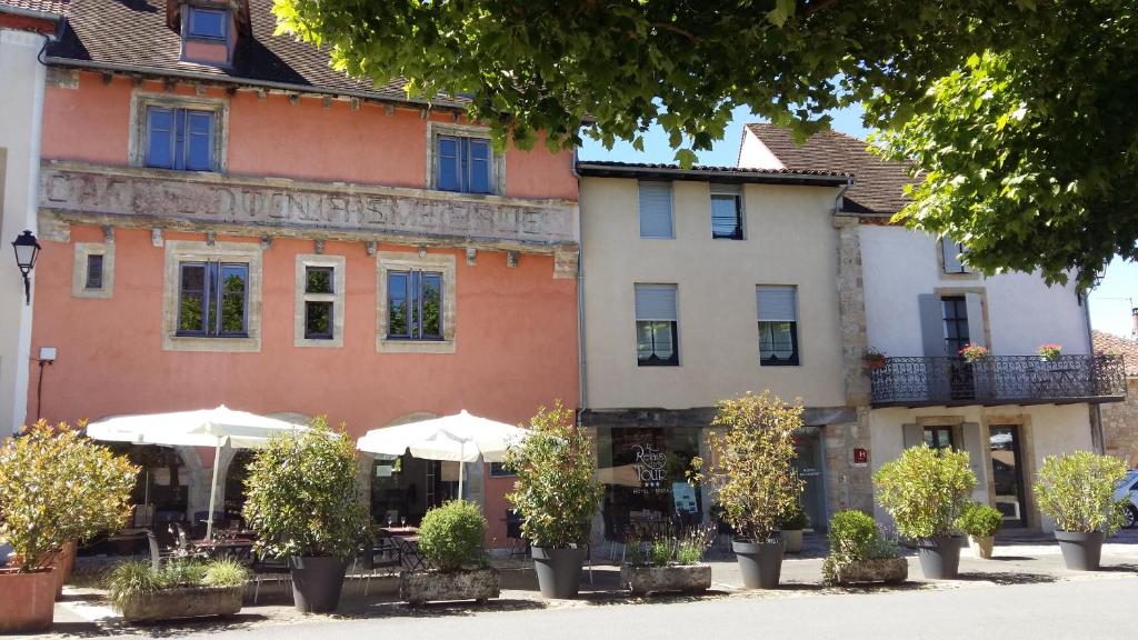 Hôtel Le Relais de la Tour Place Lucter 46100 Figeac
