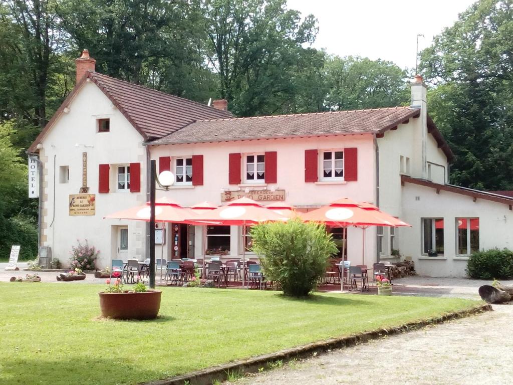 Hôtel le rond gardien le rond gardien 03360 Isle-et-Bardais