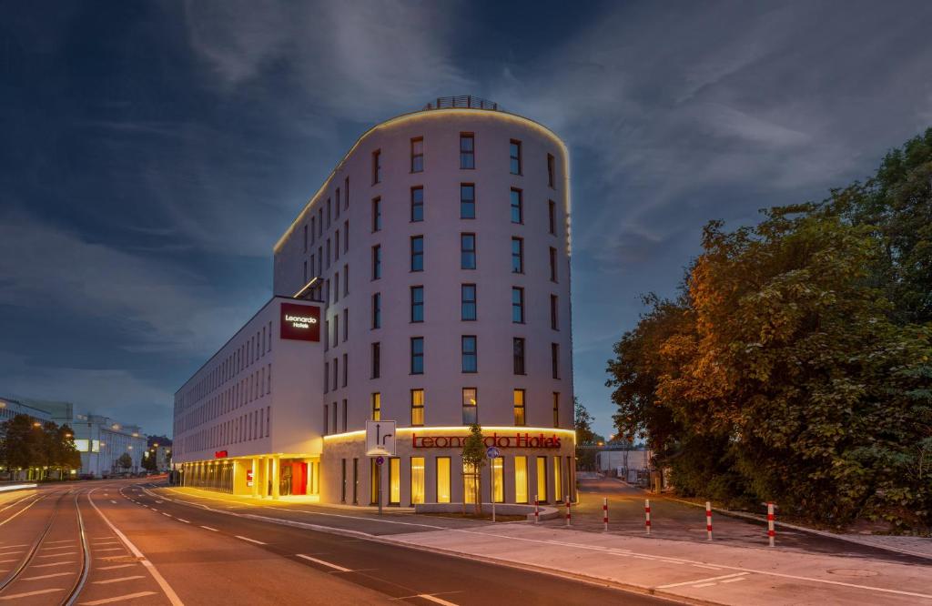 Leonardo Hotel Augsburg Langenmantelstraße 31, 86153 Augsbourg