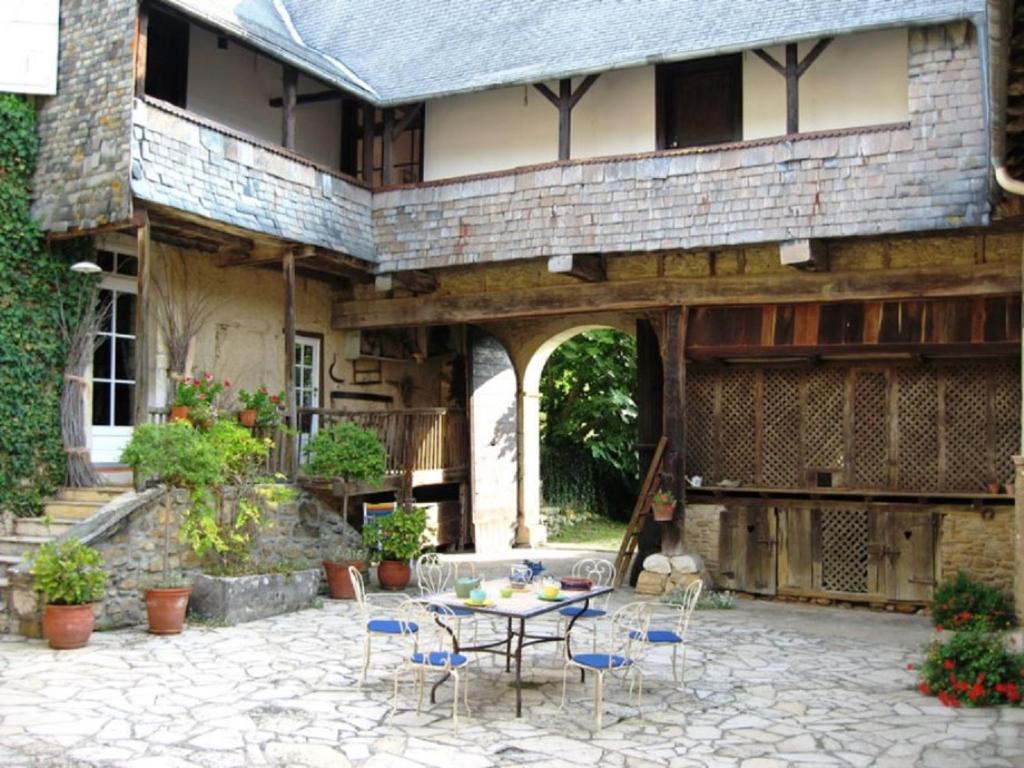 Les Aubuns Country Hotel 30132 Caissargues