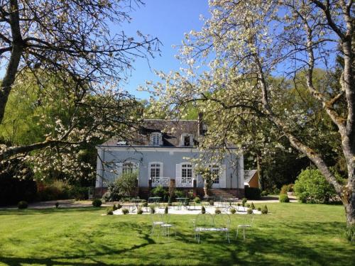 Hôtel les Grands Chênes Saint-Fargeau france