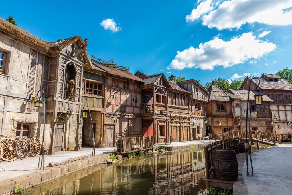 Les Quais de Lutèce Parc Asterix, 60128 Plailly