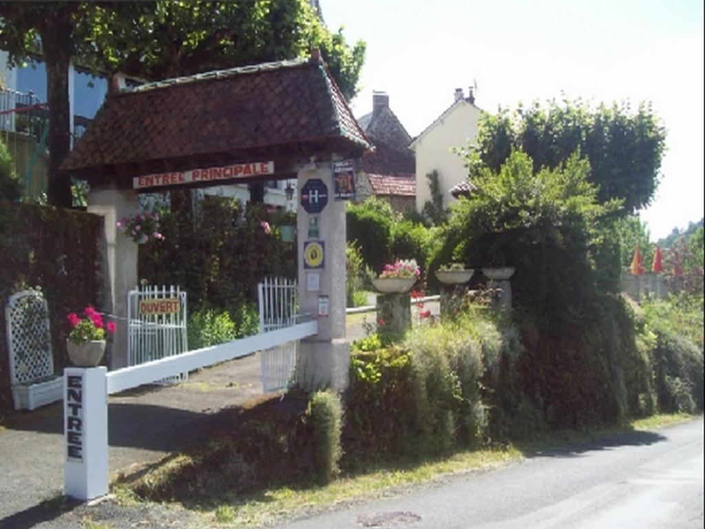 Hôtel Les Tilleuls Le Bourg 15590 Saint-Cirgues-de-Jordanne