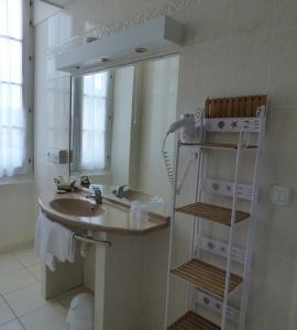 Hôtel Logis Au Grand Hotel 2, Rue Ambroise De Loré 53100 Mayenne Pays de la Loire