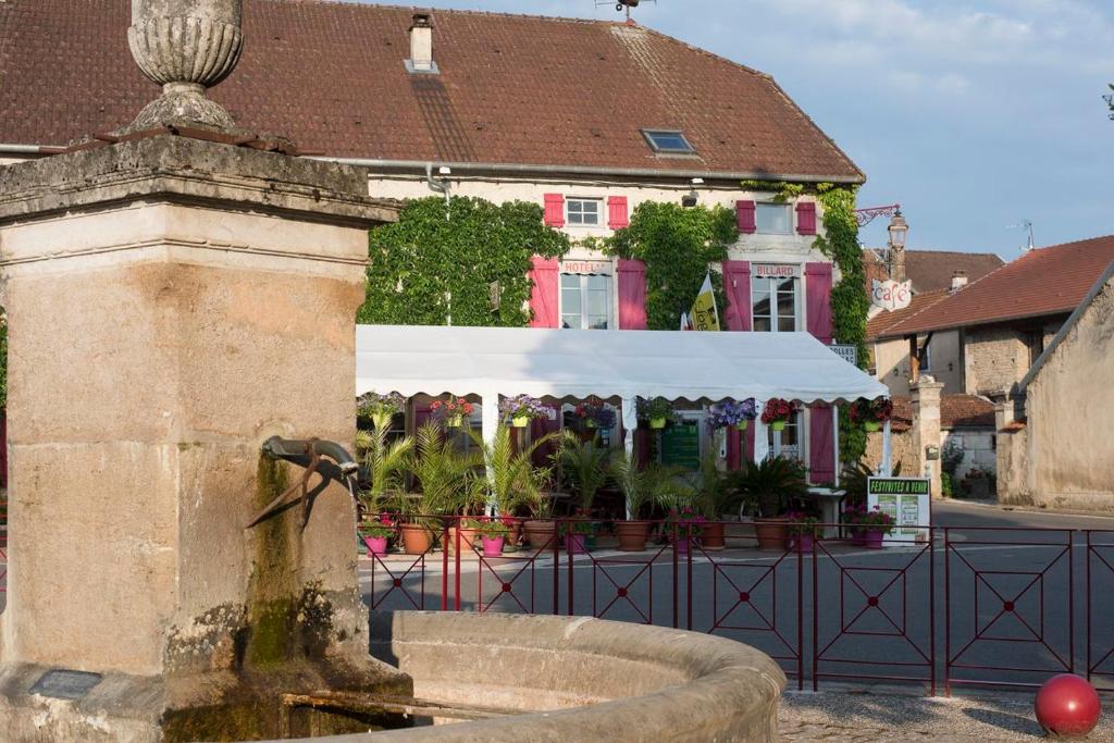 Hôtel Logis Auberge de la Fontaine 2, place de la Fontaine 52210 Villiers-sur-Suize