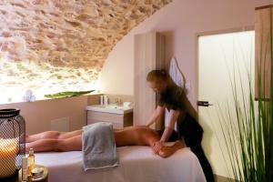 Logis Contact Hôtel et Spa le Savigny