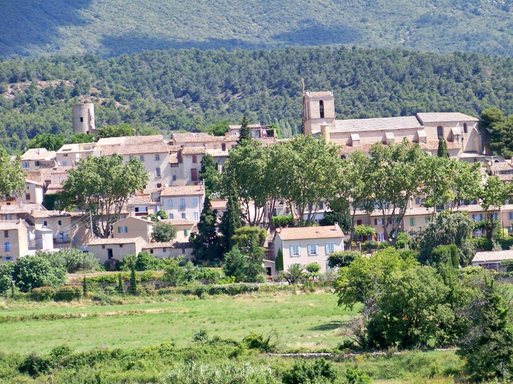 Logis De L'Etang Place De L'etang, 84160 Cucuron