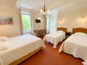 Hôtel Logis Grand Hotel Bain Av De Fayet 83840 Comps-sur-Artuby Provence-Alpes-Côte d\'Azur