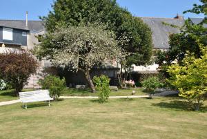 Hôtel Logis Hermitage 20 rue des Frères Le Montréer 22700 Perros-Guirec Bretagne