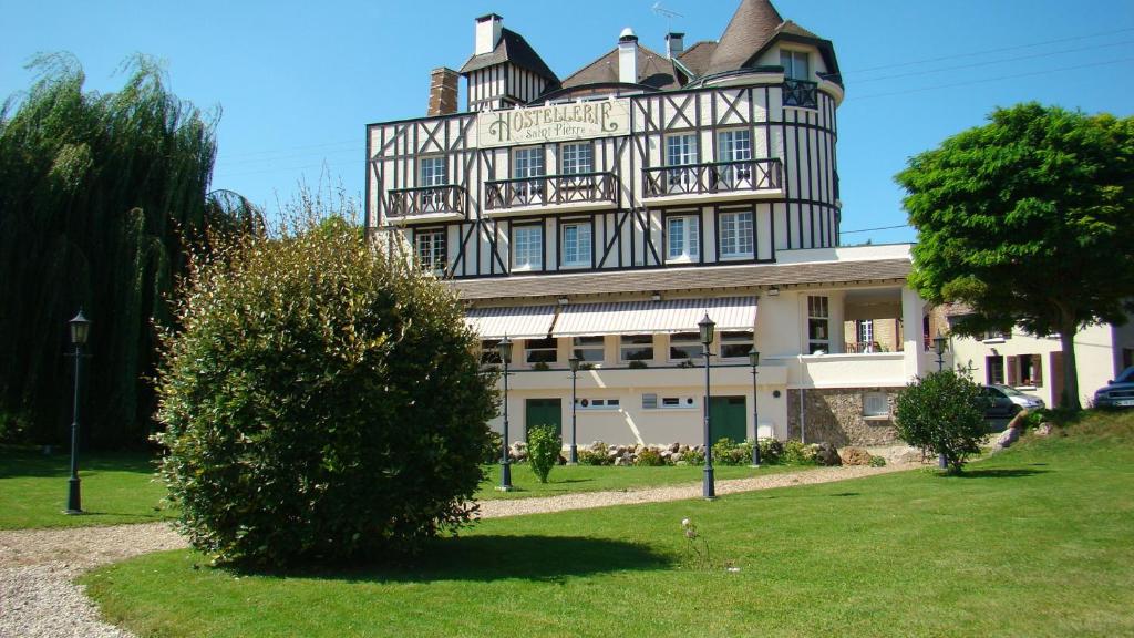 Hôtel Logis Hostellerie Saint Pierre 6, Chemin De La Digue. 27430 Saint-Pierre-du-Vauvray