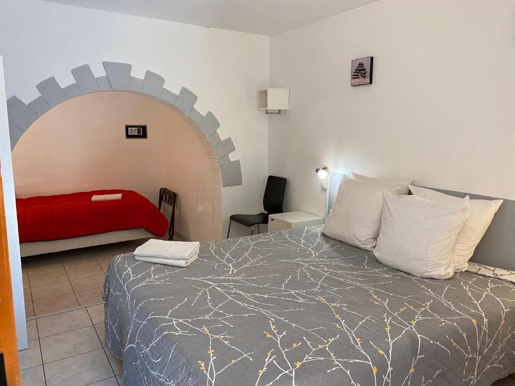 Hôtel LOGIS Hôtel La Chaumière 1150 Avenue de Sete 34340 Marseillan