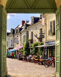 Hôtel Logis Hotel La Croix Blanche Fontevraud 7 Place Des Plantagenets 49590 Fontevraud-l\'Abbaye Pays de la Loire