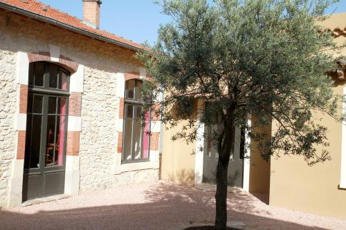 Logis Hotel Le Clos Des Oliviers