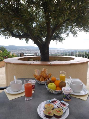 Logis Hotel Le Col De L'ange
