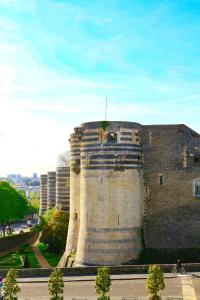 Hôtel Logis Hôtel Marguerite d'Anjou Place Du Président Kennedy 49100 Angers Pays de la Loire