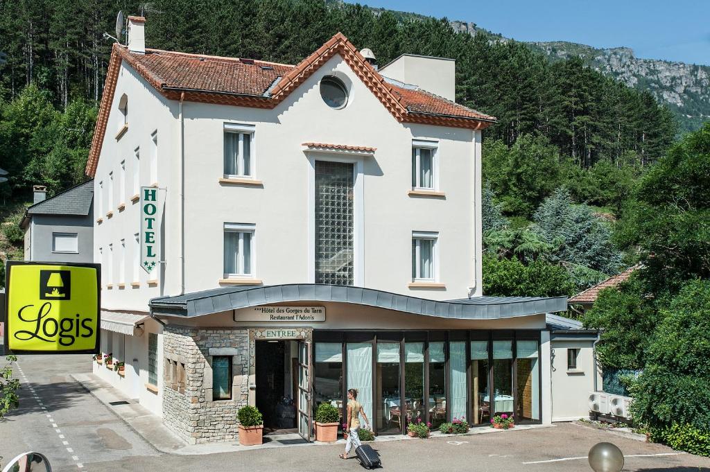 Hôtel Logis Hotel Restaurant des Gorges du Tarn 48 Rue du Pêcher 48400 Florac