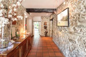 Logis - Hôtel Restaurant du Midi