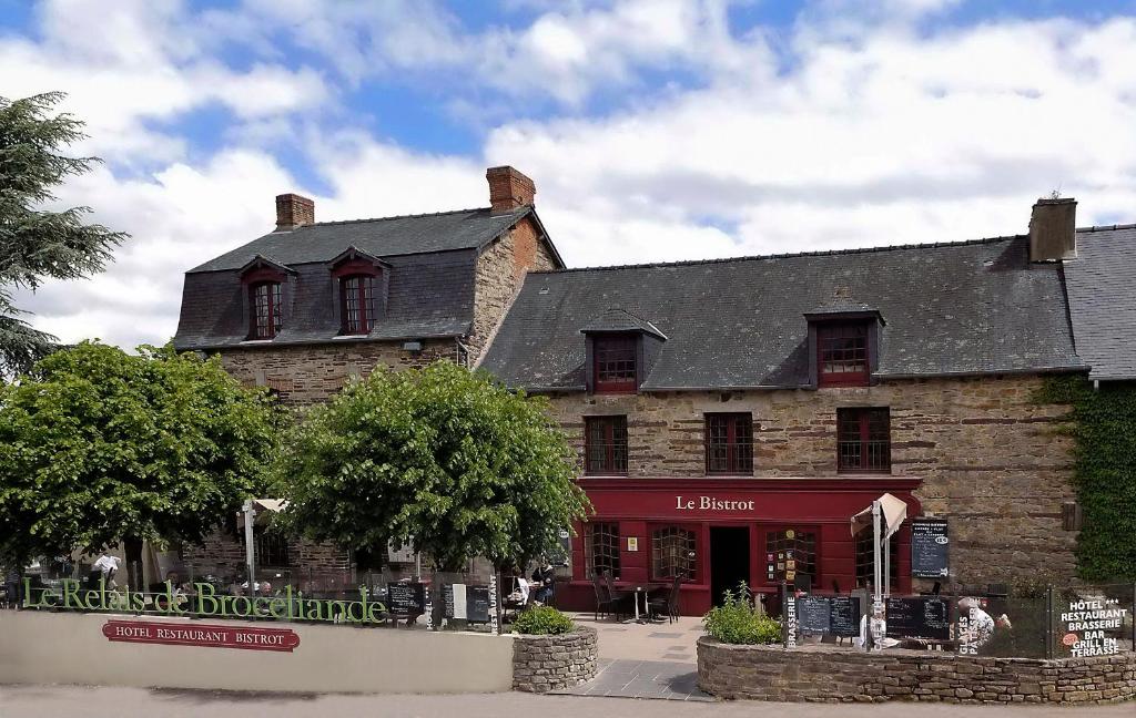 Hôtel Logis Hotel, restaurant et spa Le Relais De Broceliande 5, Rue Des Forges 35380 Paimpont