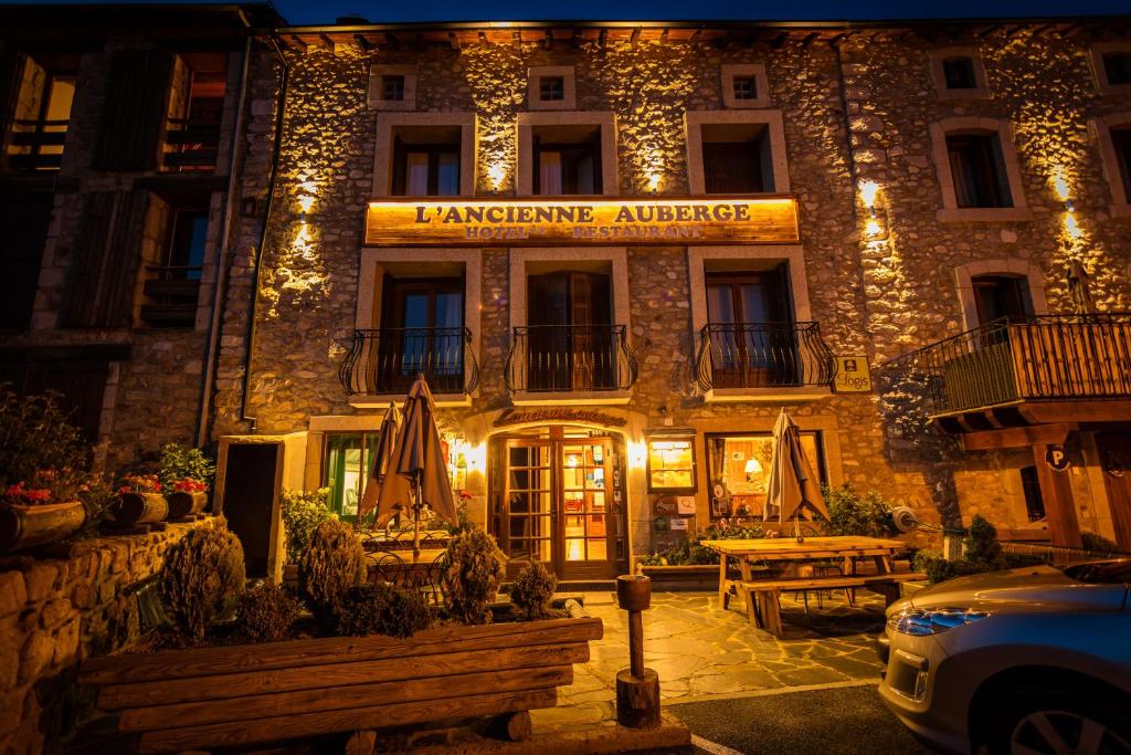 Logis Hôtel Restaurant L'ancienne Auberge Rue De L'evêque., 66210 Bolquère-Pyrénées 2000