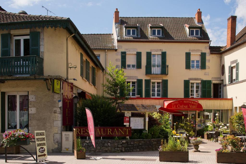Logis hotel-restaurant Le Chêne Vert 35 Bd Ledru Rollin, 03500 Saint-Pourçain-sur-Sioule