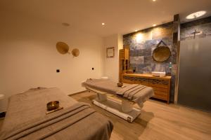 Logis Hotel Restaurant SPA Les Oliviers