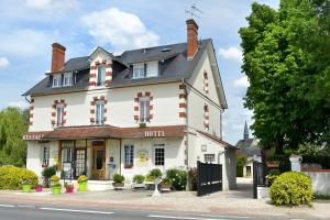 Hôtel Logis Hôtels Restaurant Le Dauphin 57 boulevard de la république 41300 Salbris Région Centre