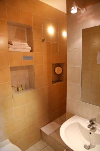 Hôtel Logis La Garissade Place de La Mairie 46240 Labastide-Murat Midi-Pyrénées