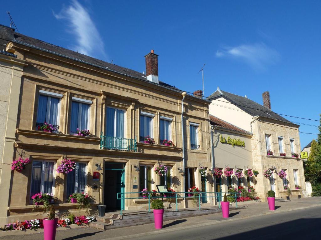 Hôtel Logis La Sapinière 1 Rue de Sedan 08450 Remilly-Aillicourt