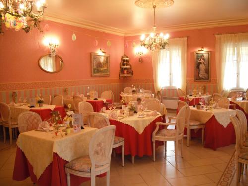 Logis Le Clos du Montvinage Rest. Auberge Val De l'Oise