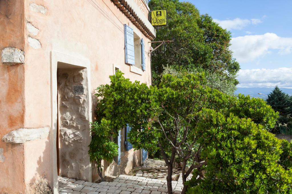 Hôtel Logis Le Mas Et La Flambee Du Luberon Rue Eugène Bertrand 13770 Venelles