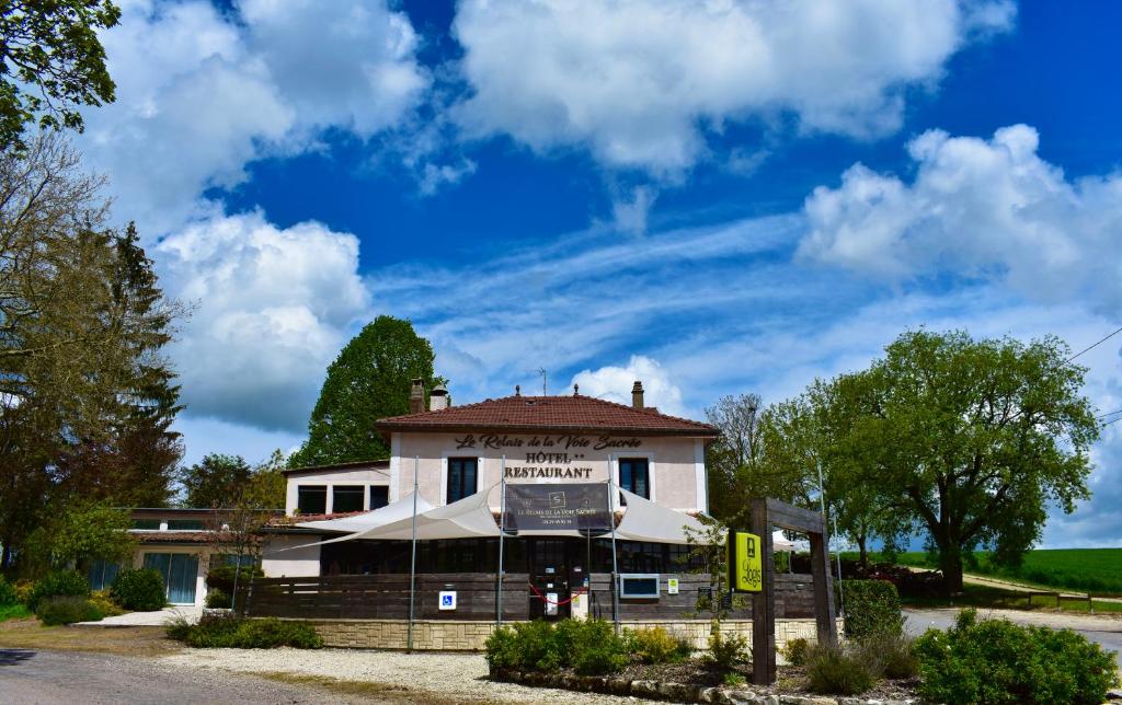 Hôtel Logis Le Relais de la Voie Sacrée 1 Rue de la Voie Sacrée 55220 Issoncourt