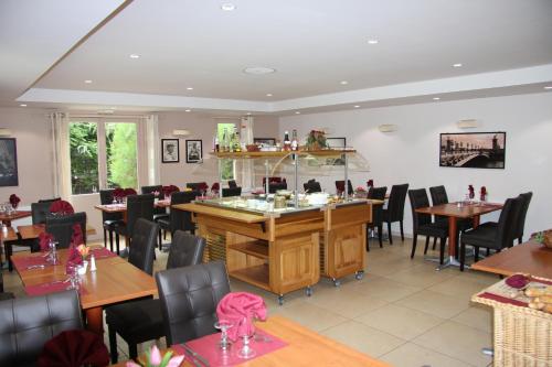 Logis Lhôtel Restaurant Antony Verrières Le Buisson