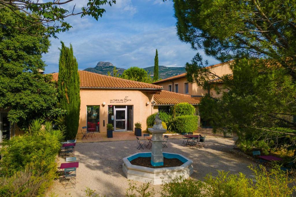 Hôtel Logis Noemys pont de l'Etoile - ex Mas de L'Etoile Chemin de la Gauthière 13400 Aubagne