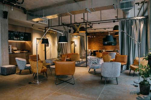LOOM Hotel & Skybar