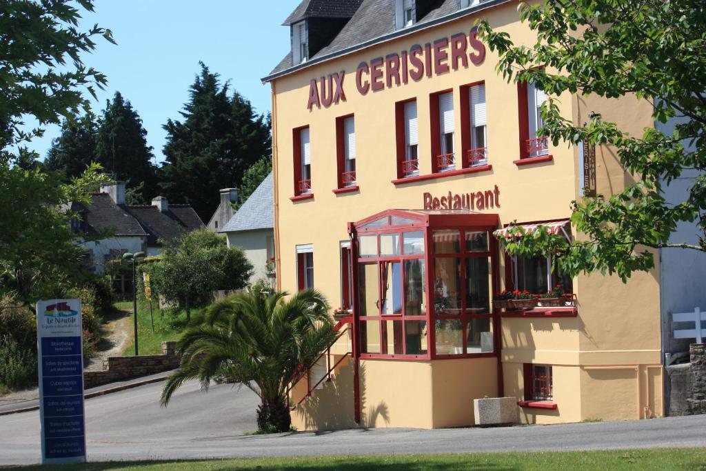 Hôtel Maison Hôtel Aux Cerisiers 3 rue des Cerisiers 29940 La Forêt-Fouesnant