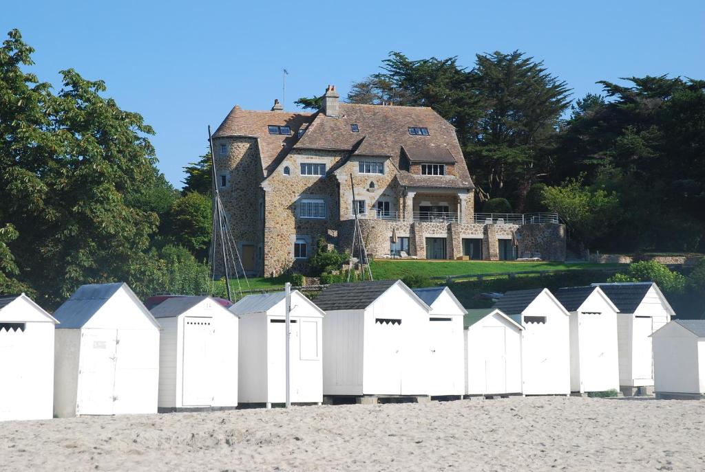 Manoir Dalmore Plage de Port Manec'h,  7 Corniche de Pouldon, 29920 Névez