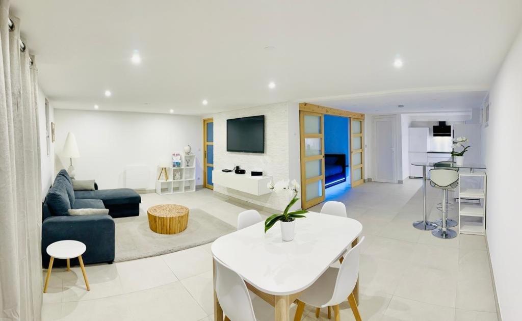 Manoir de Kergrec'h 22820 Plougrescant