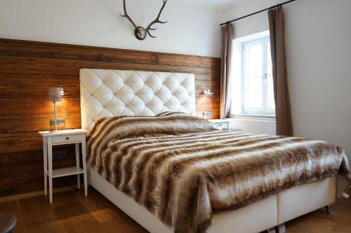 Mara Restaurant & Hotel