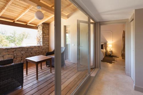 Mas des Herbes Blanches Hôtel & Spa – Relais & Châteaux