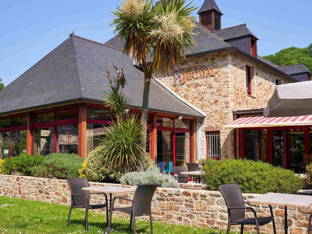 Mercure Dinan Port Le Jerzual 26 Quai Des Talards, Port De Dinan, Lanvallay, 22100 Dinan